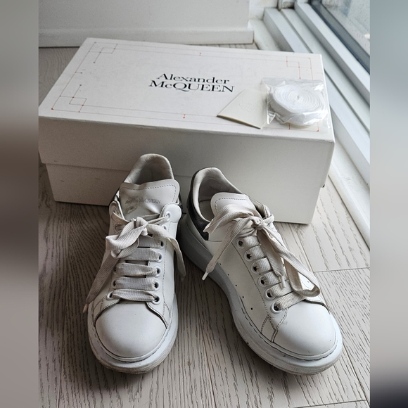 Alexander McQueen Sneakers - Picture 1 of 4